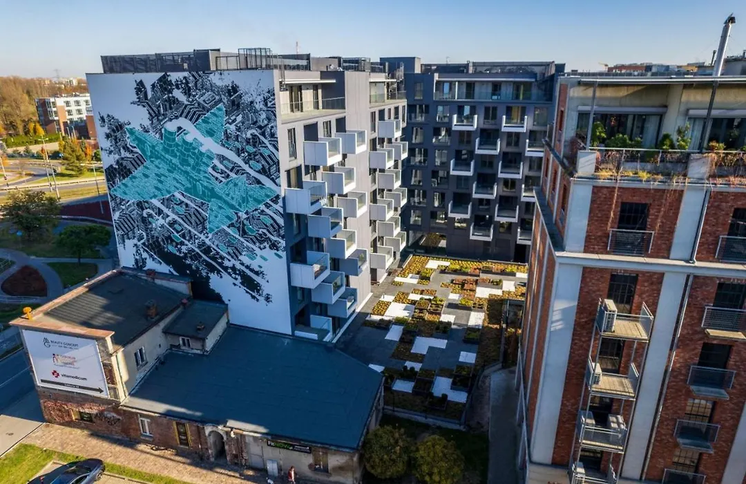 Apartment Premium With Parking, Air Condition And Balcony-1